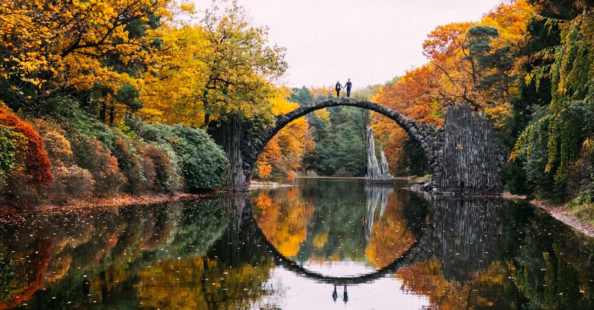 19th Century 'Devil's Bridge' Uses Its Reflection to Form a Perfect Circle